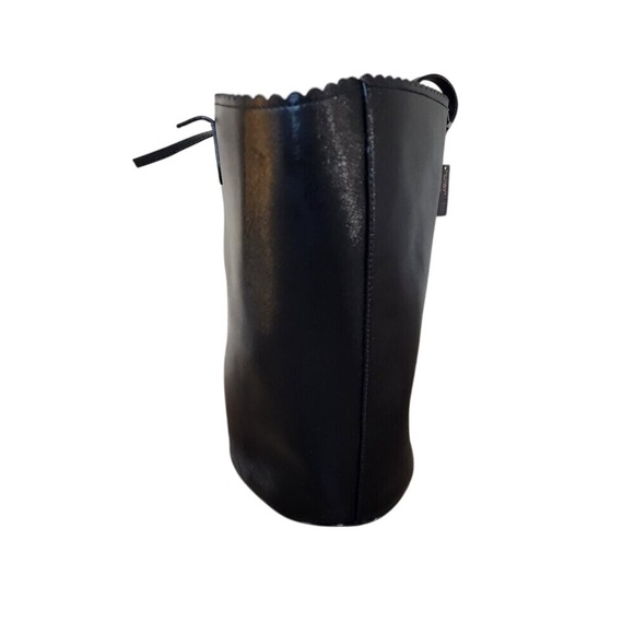 Victoria's Secret Bombshell Tote | Giftable Under $25 | Everyday Chic & Travel - Picture 8 of 15